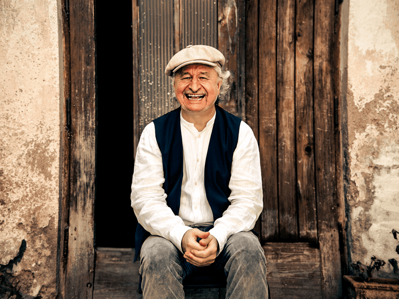 Edwin Kimmler spielt Blues und Boogie-Woogie auf der Bühne