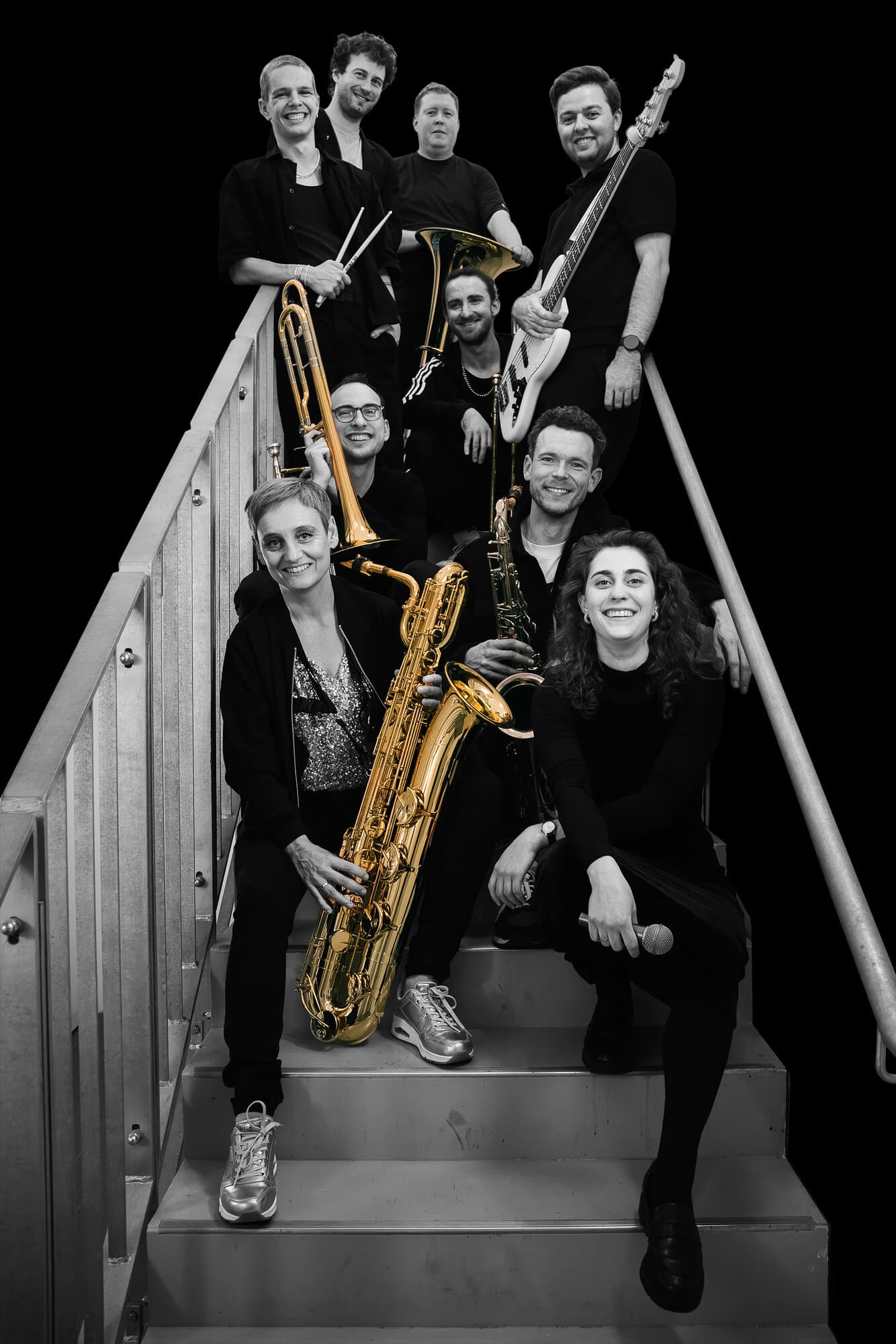 Die Goldberg Brassband auf der Bühne im Kaffeehauszelt