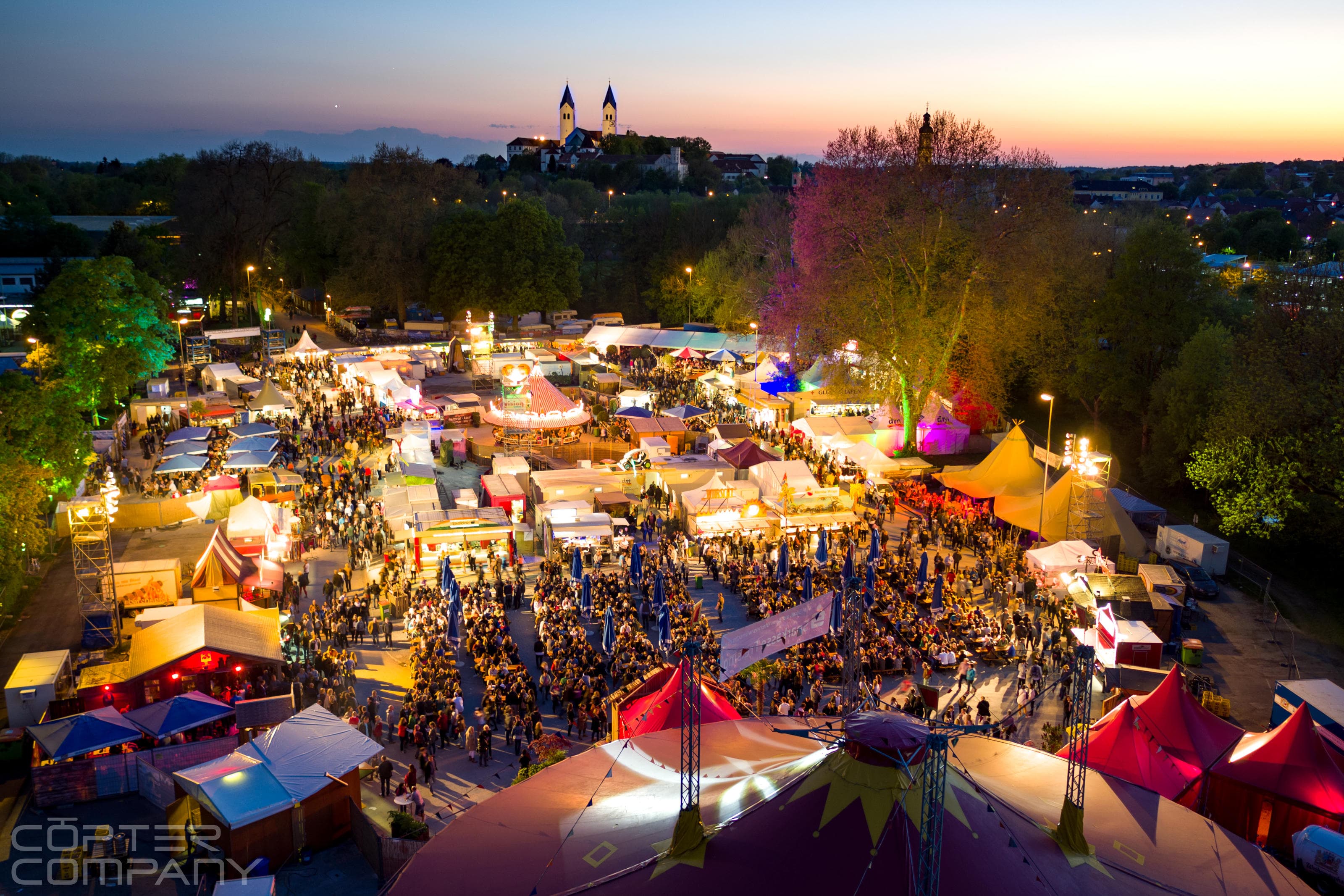 Luftaufnahme des Uferlos Festival Geländes in Freising