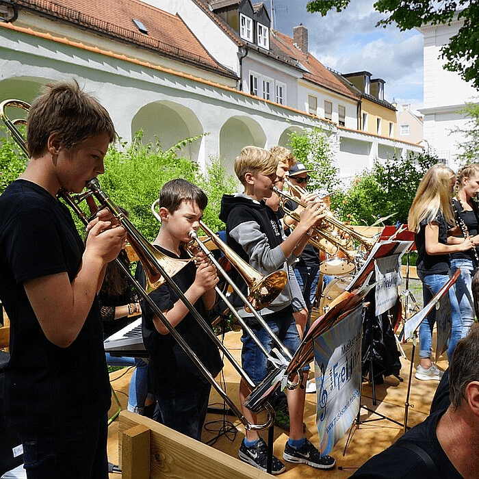 Das Jugendblasorchester Freising (JBO) bei einer Live-Aufführung