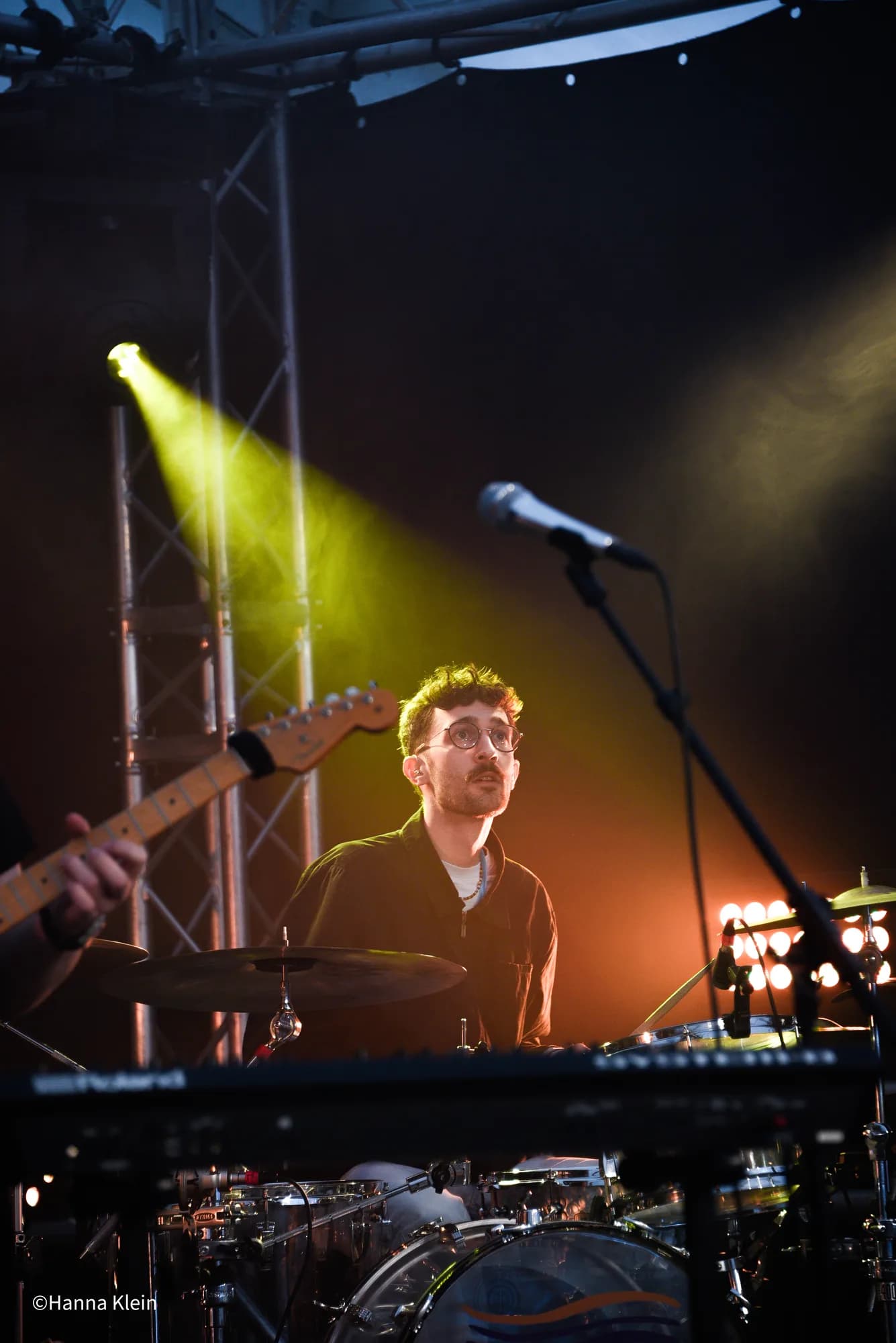 Solo Keyboardist Yellow Lights
