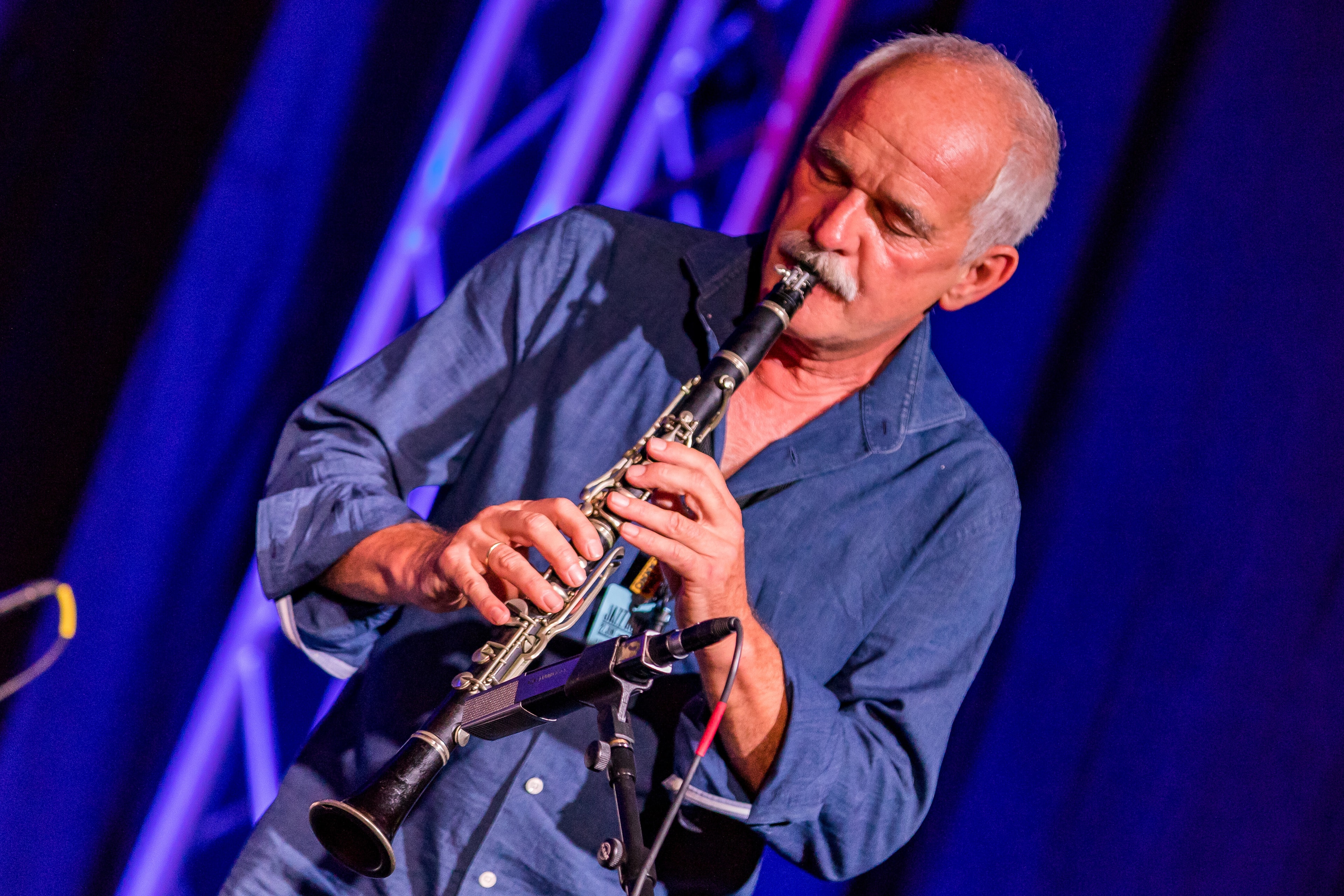 Uli Wunner and John Brunton performing at a jazz concert at Galli Theater Munich