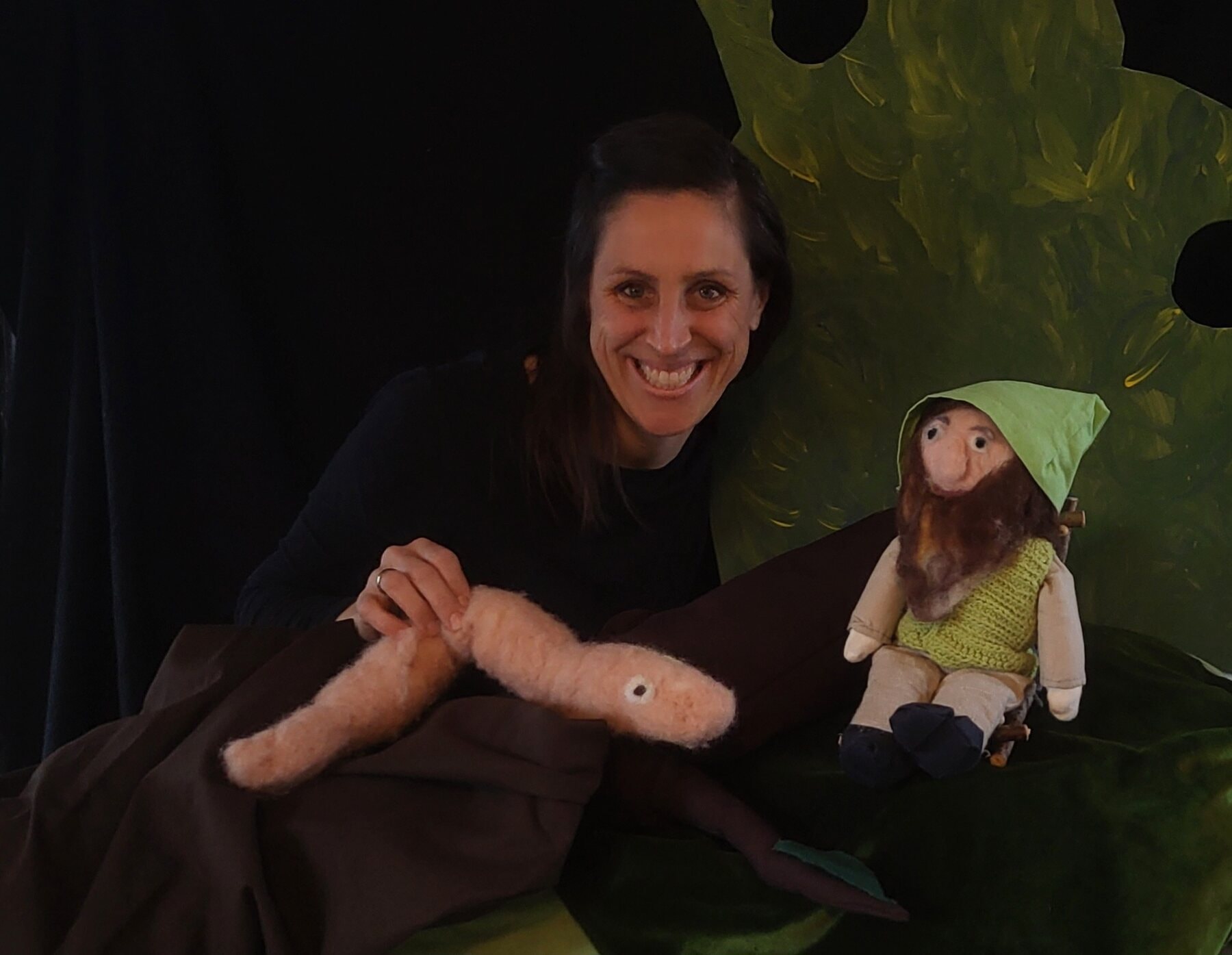 Music theater with Humpidi, a puppet, and an earthworm figure